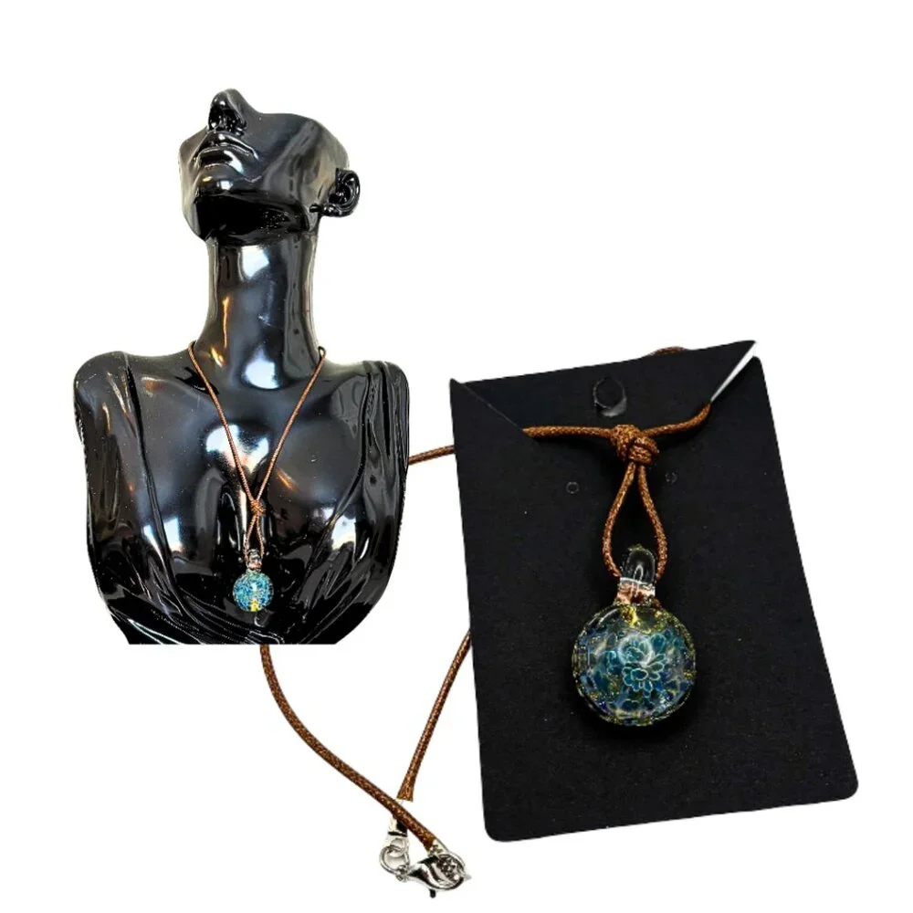 Sea Flower – Handmade Borosilicate Glass Pendant – Gothic Curiosity Accessory - Picture 6 of 7